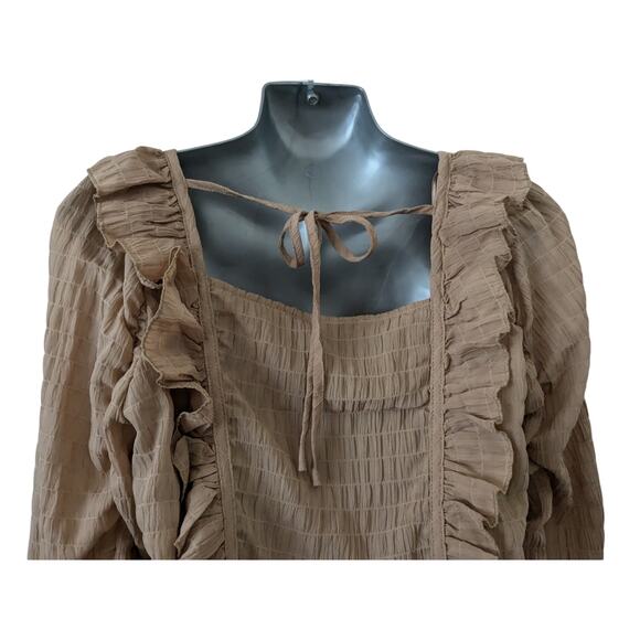 HYFVE Sz M ONLY ME Smocked Top With Dramatic Puffy, Flouncy Sleeves - Picture 4 of 6